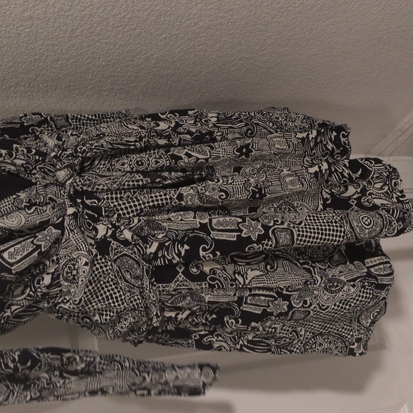 ✅Vintage Leslie Fay Romper Jumpsuit Shorts 1 Piece Black White Retro 6 Made USA - Picture 4 of 12